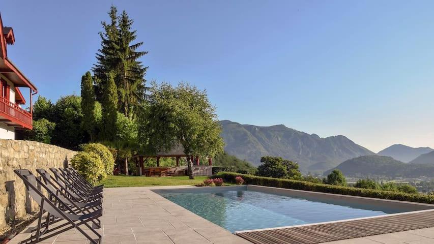 Le Chalet Des Pyrenees St Savin Сен-Савен Экстерьер фото